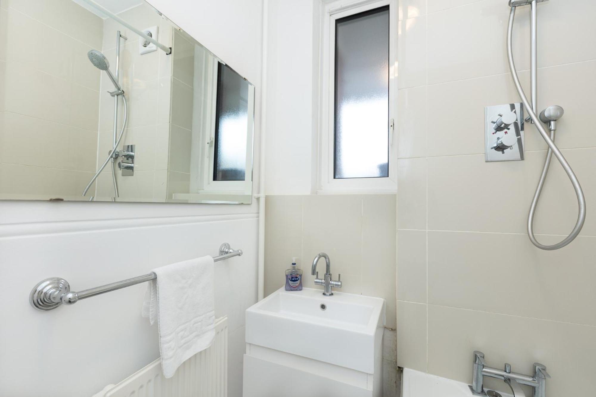 Bright Modern 1 Bedroom Flat, 5 Min To Vauxhall St Londen Buitenkant foto